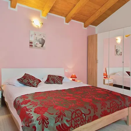 Lovely In With Kitchen Holiday home