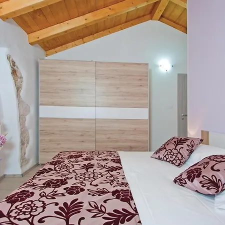 Holiday home Lovely In With Kitchen *