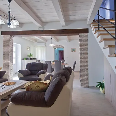 Lovely In With Kitchen